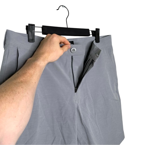 Travis Mathew chino Shorts - Picture 5 of 6